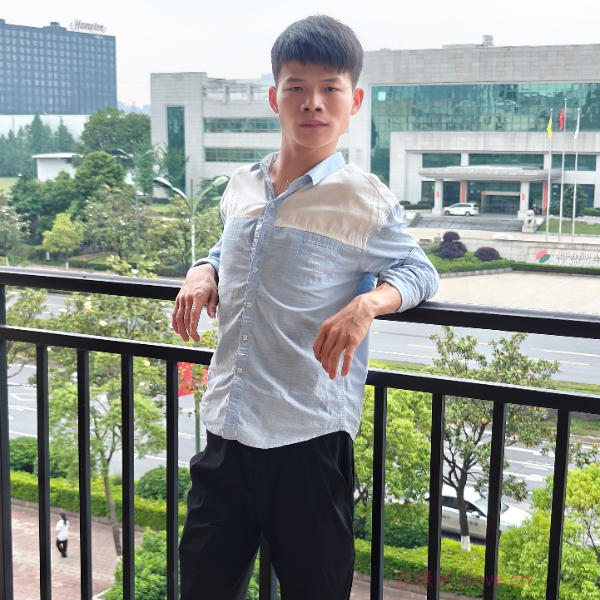 湖南28岁单身帅哥真诚找对象-青海征婚相亲网